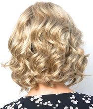 Load image into Gallery viewer, Reign by Amore