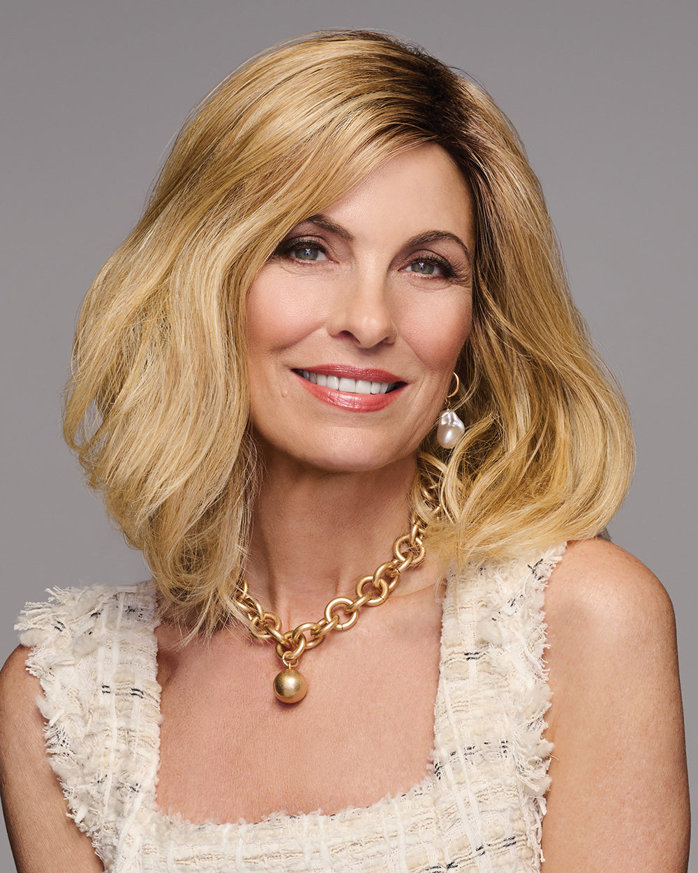 WAVER in color SS-MEDIUM-BLONDE | Medium Blonde with Warm Highlights & Dark Brown Roots
