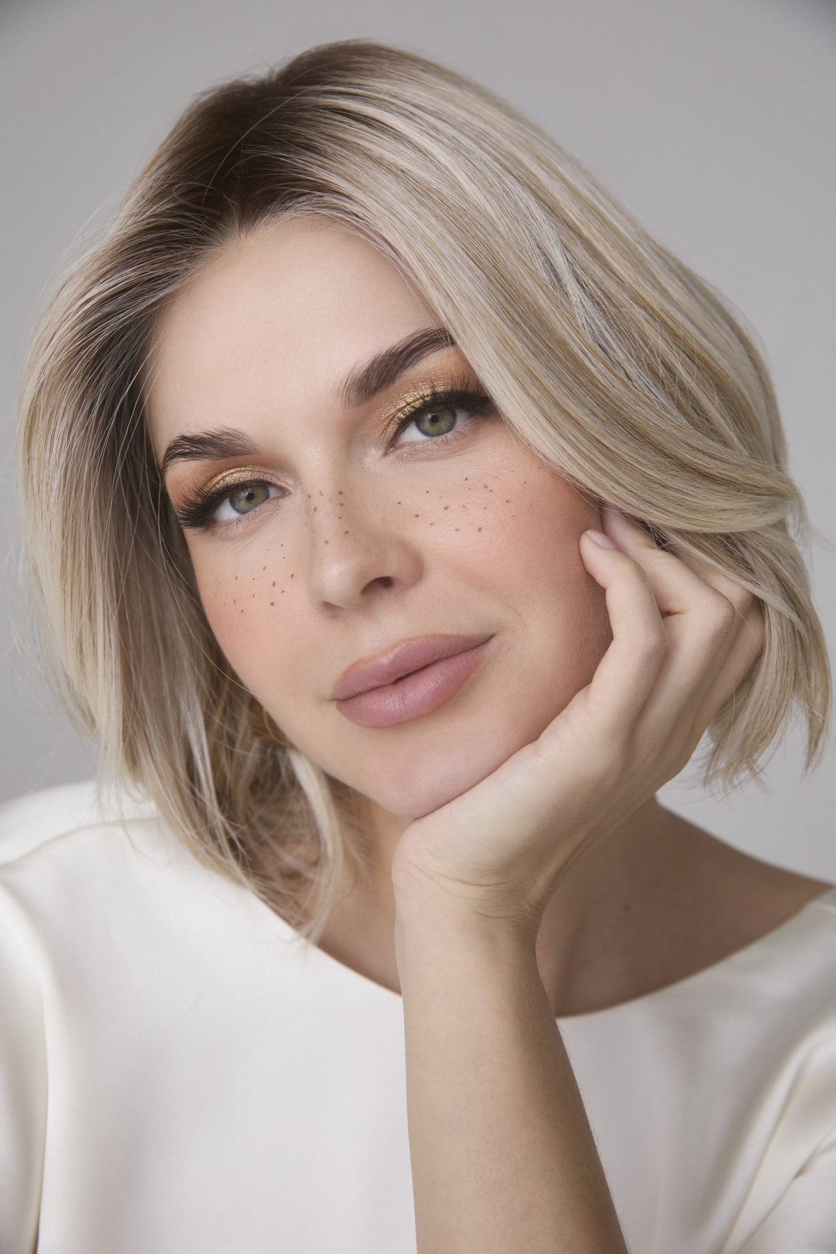 Mira | Lace Front Monofilament Heat-Friendly Synthetic Wig (100% Hand-Tied)
